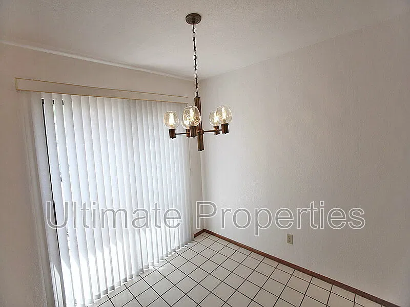 2 bed, 2.0 bath, 1395 sqft, $1,795 — Photo 3