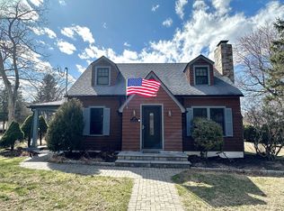 123 Steinmann Ave, Middlebury, CT 06762