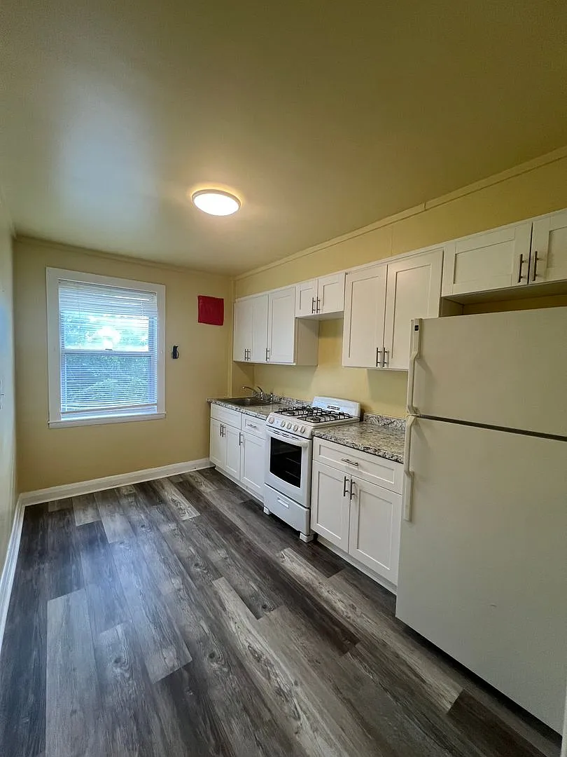 Beautiful 3 Bedroom 2 Full Bathroom Town Home Belair Edison — Photo 4