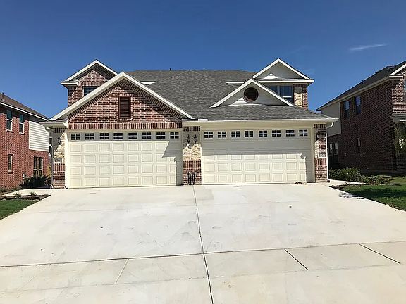 5th image of 4906 Villas Dr