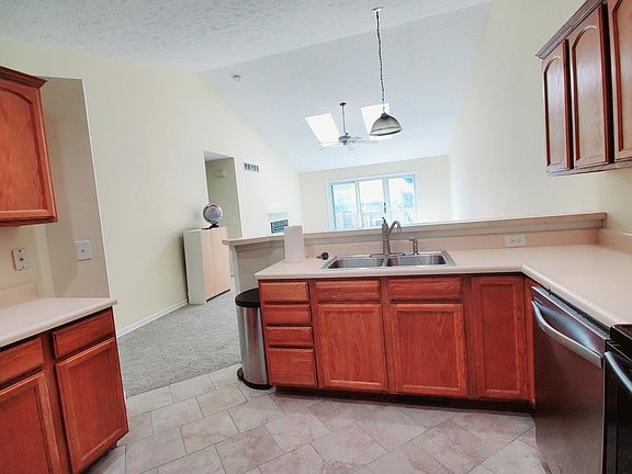 4th image of 1705 Willow Creek Dr #30