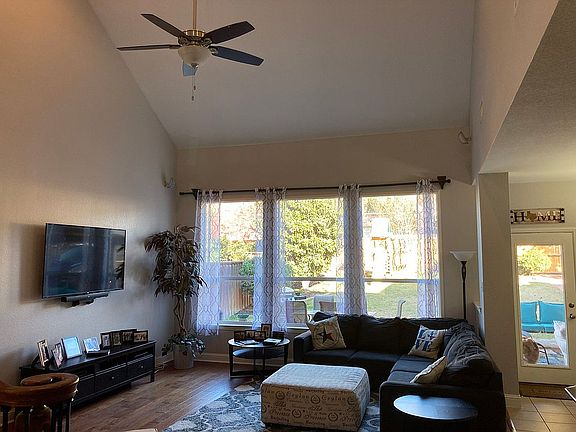4th image of 1421 White Sand Dr