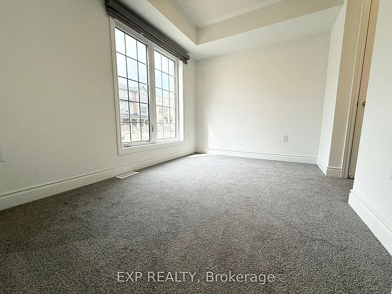 11 Franklin Ave — Photo 23