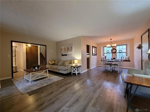 5th image of 3670 Crosswood Dr