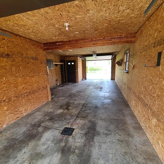 16924 Amstutz Rd — Photo 16