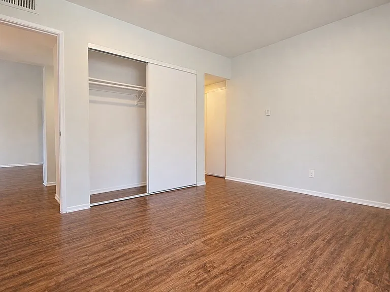 18411 Vincennes Street — Photo 125