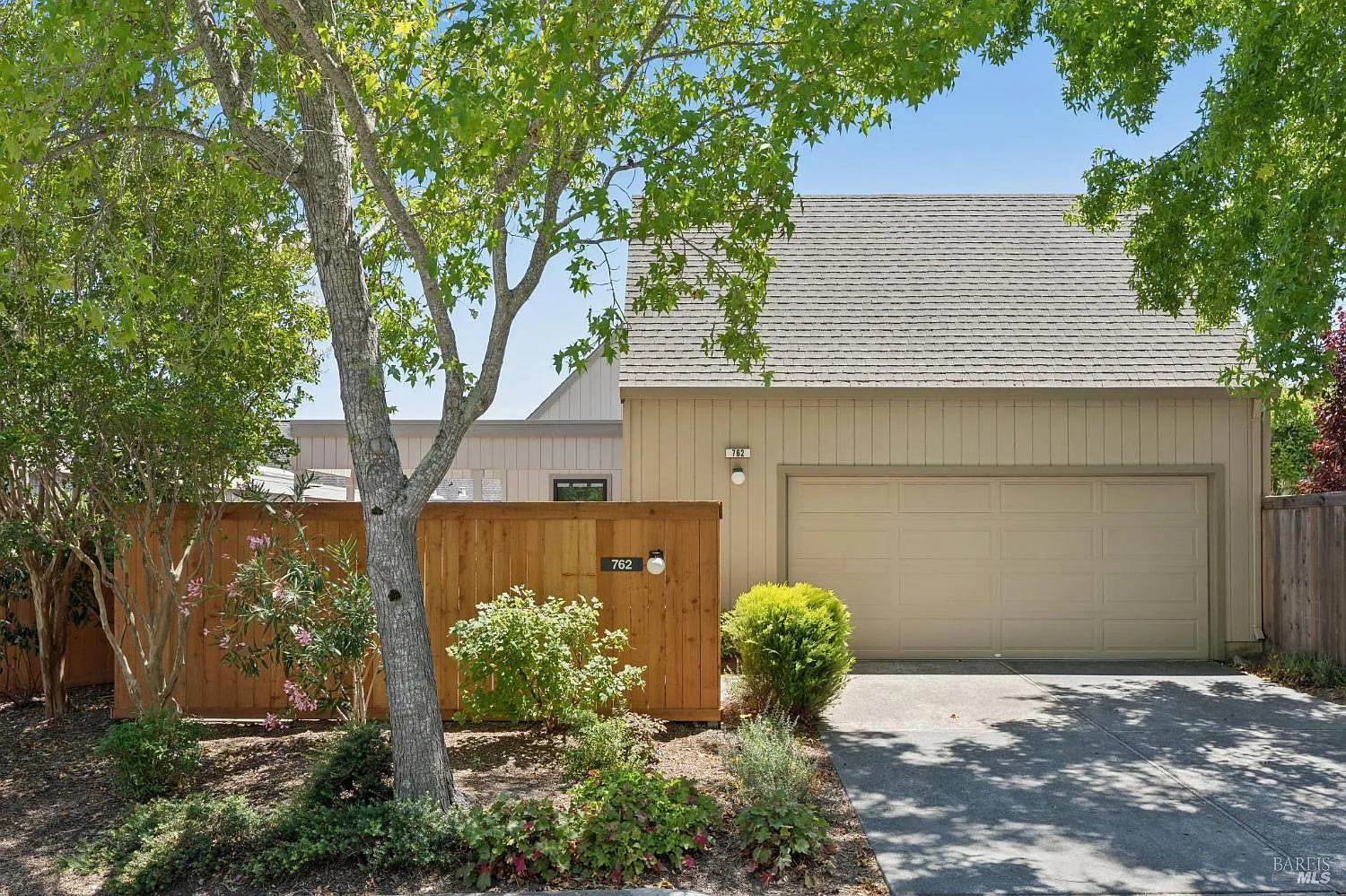 762 Crocus Drive - Photo 2