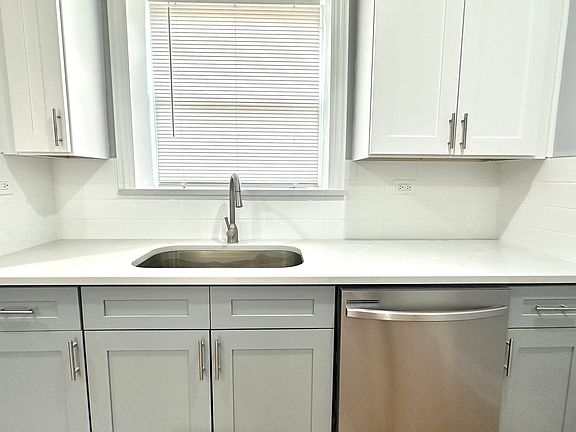 5th image of 4500 N Sheridan Rd #1012-3