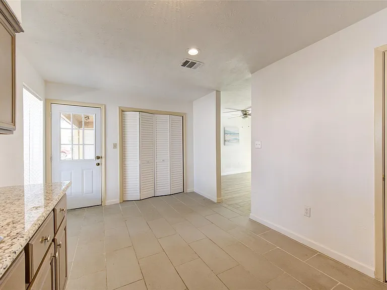 4403 Willow Beach Dr — Photo 24