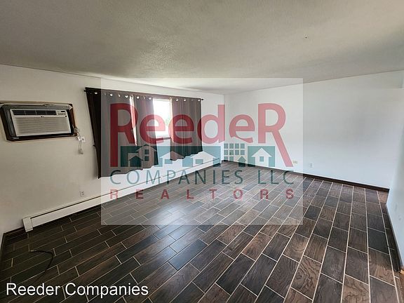 3rd image of 7915 Glenwood St #12083210