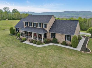 3281 Springwood Rd, Fincastle, VA 24090
