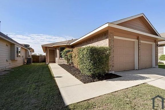 3rd image of 15205 Walcott Dr