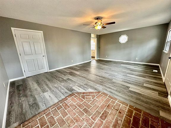 5th image of 2519 Sanford Ave
