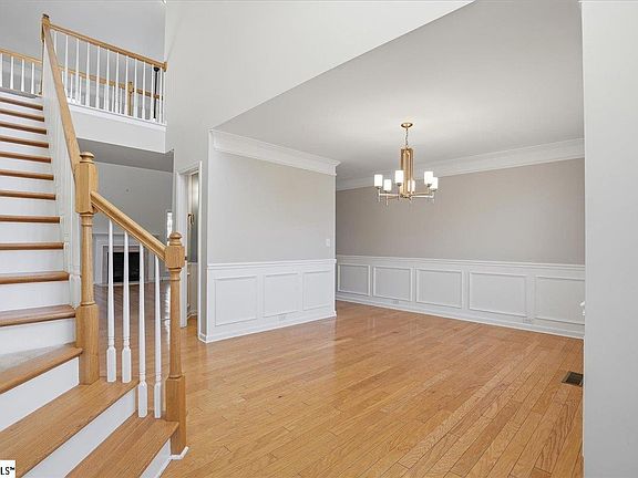 3rd image of 832 Brielle Ct
