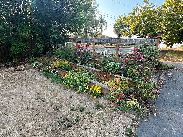 11290 SW Center St — Photo 29