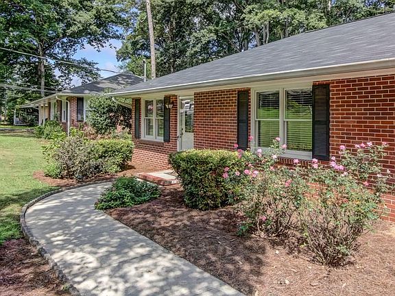 2nd image of 2085 Clearwater Dr SE