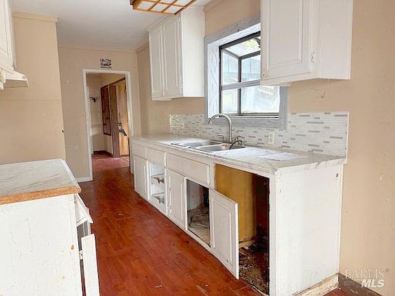 5th image of 3320 Springe Street