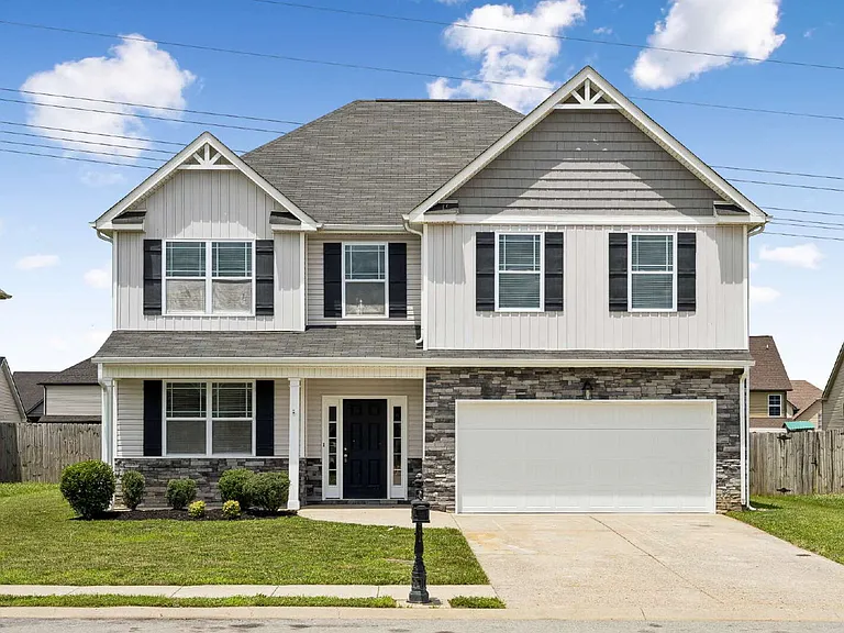1240 Winterset Dr — Photo 1
