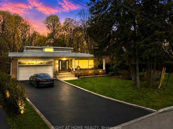 17 Denmark Cres, Toronto, ON M2R 1J3