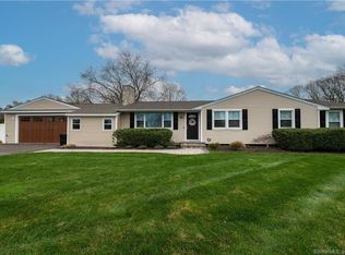 11 Allendale Dr, North Haven, CT 06473
