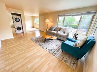 1706 N 46th St APT 2, Seattle, WA 98103