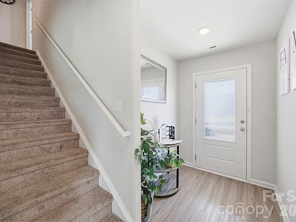 4th image of 305 Aniston Ln