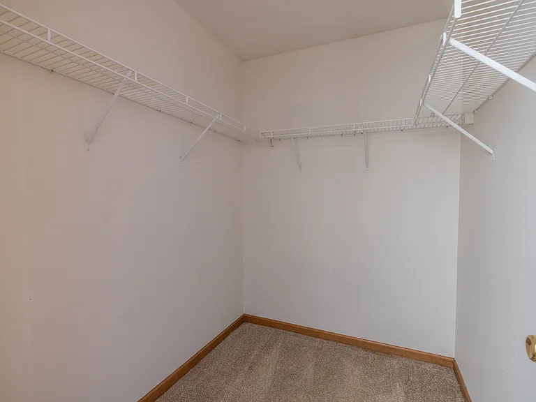 240 Richards Dr — Photo 29