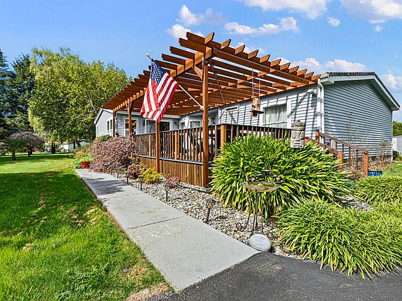 3rd image of 100 Skycrest Dr