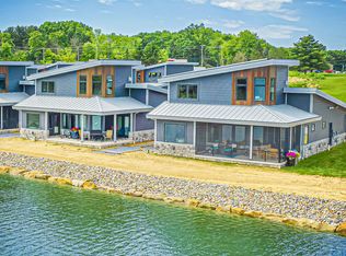 102 Harbor Point, Columbiana, OH 44408