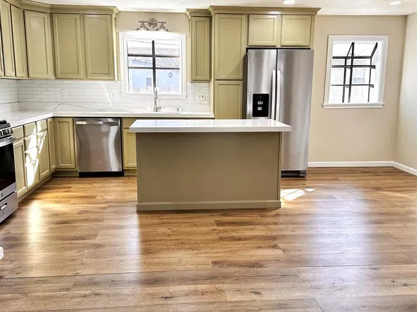 420 W North St, Manteca, CA 95336