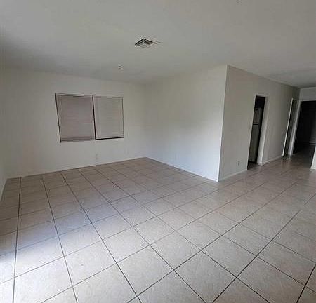 4th image of 1621 NW 8th Ave #1-2