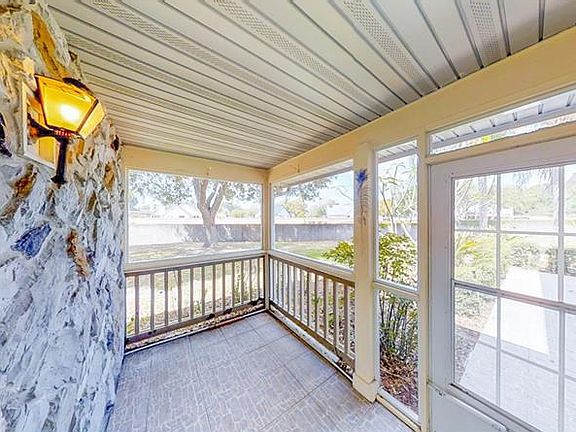 2nd image of 9931 Aloma Bend Ln