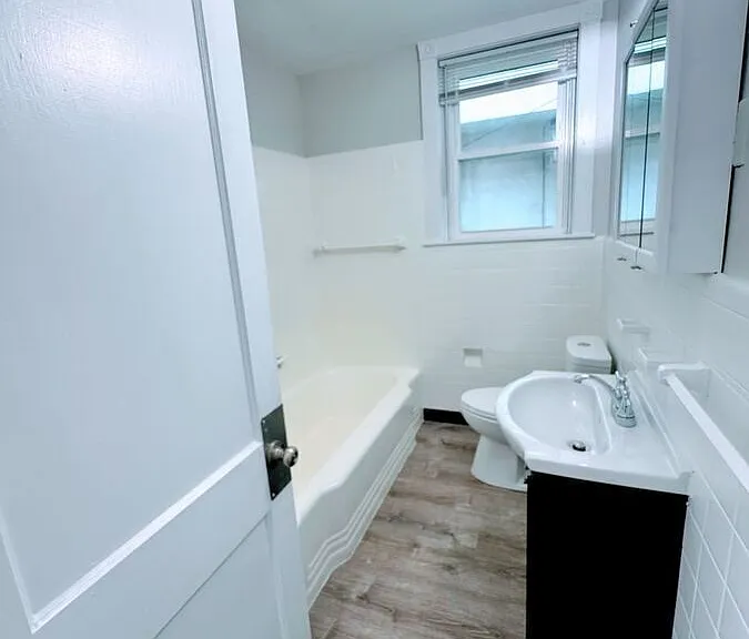 6120 W Oxford St #1 — Photo 8