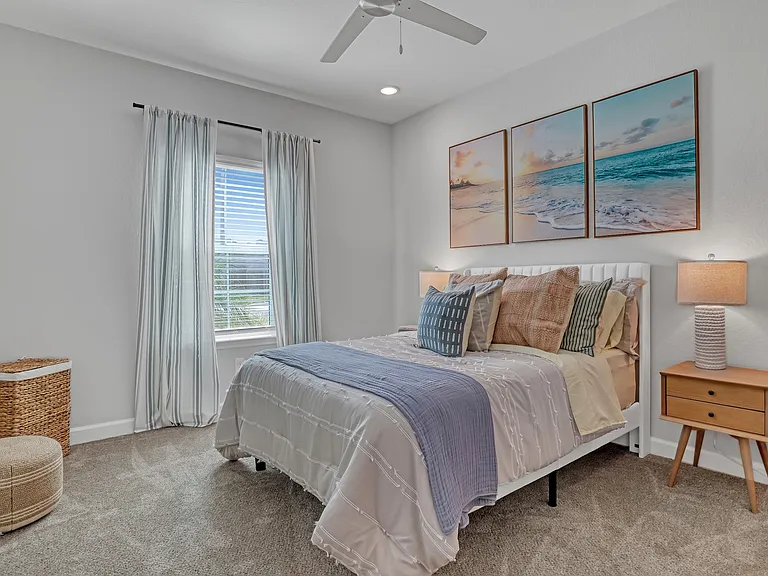 Palm Breeze Apartments — Photo 4