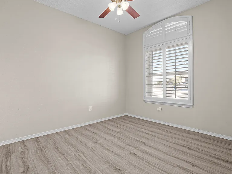 3115 Red Creek Dr — Photo 27