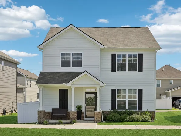 1507 Ashgrove Pl, Lebanon, TN 37087