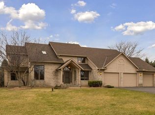 2 Red Pine Rd, North Oaks, MN 55127