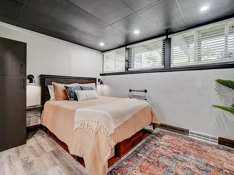 835 E Platte Ave #4 — Photo 3