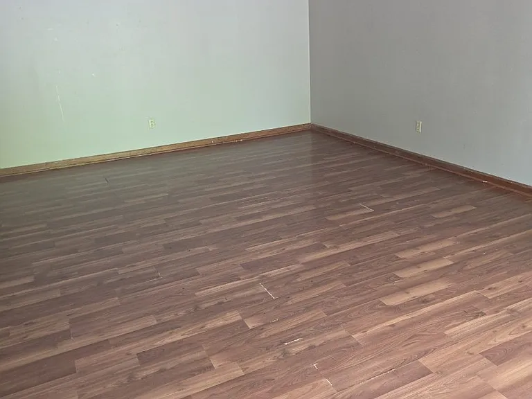 102 Goldenview Ln — Photo 8