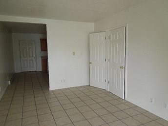 2nd image of 409 Green St #411