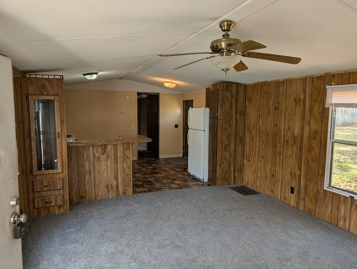 Building Photo - 233 Ransdell Ln
