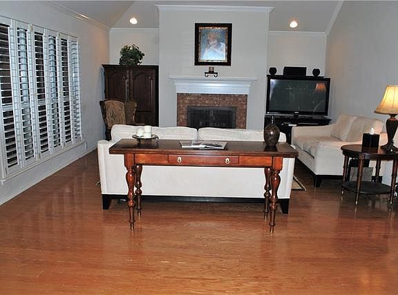 2nd image of 1620 Babbling Brook Dr