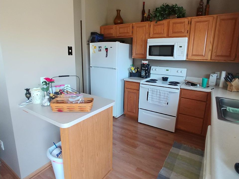 2nd image of 17843 Josephine St