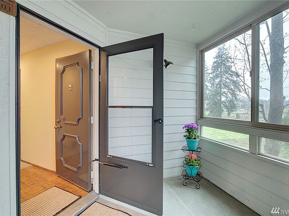 3rd image of 23501 Lakeview Dr