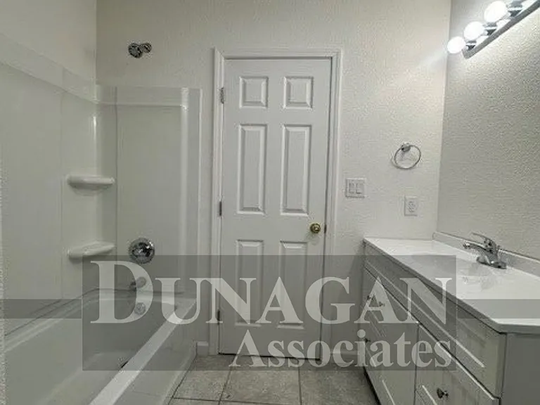 1103 W Church St — Photo 8
