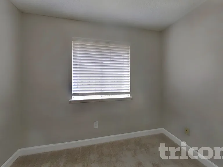 16126 Barbarossa Dr — Photo 11