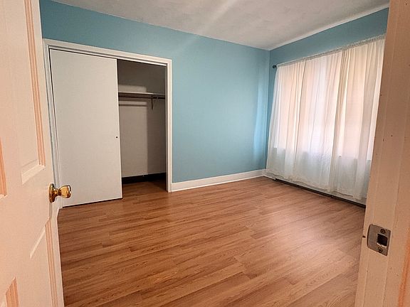 4th image of 24 Lockland Ave #1