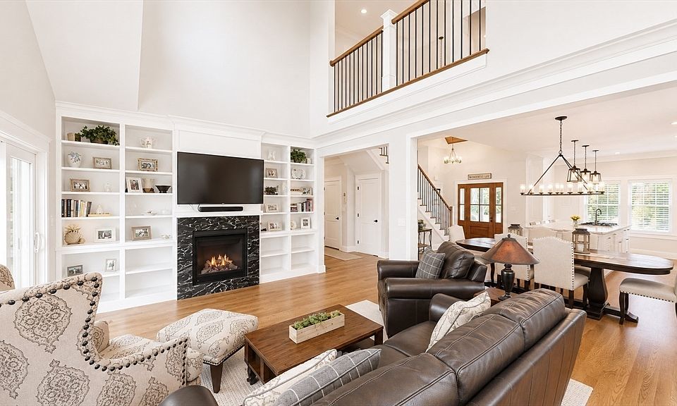 1st image of 3 Fieldstone Farm Way