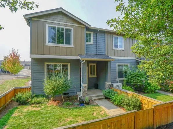 2122 NE Four Seasons Ln, Vancouver, WA 98684