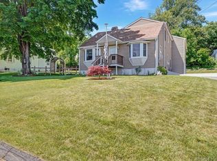 25 Rose Ln, Danbury, CT 06811